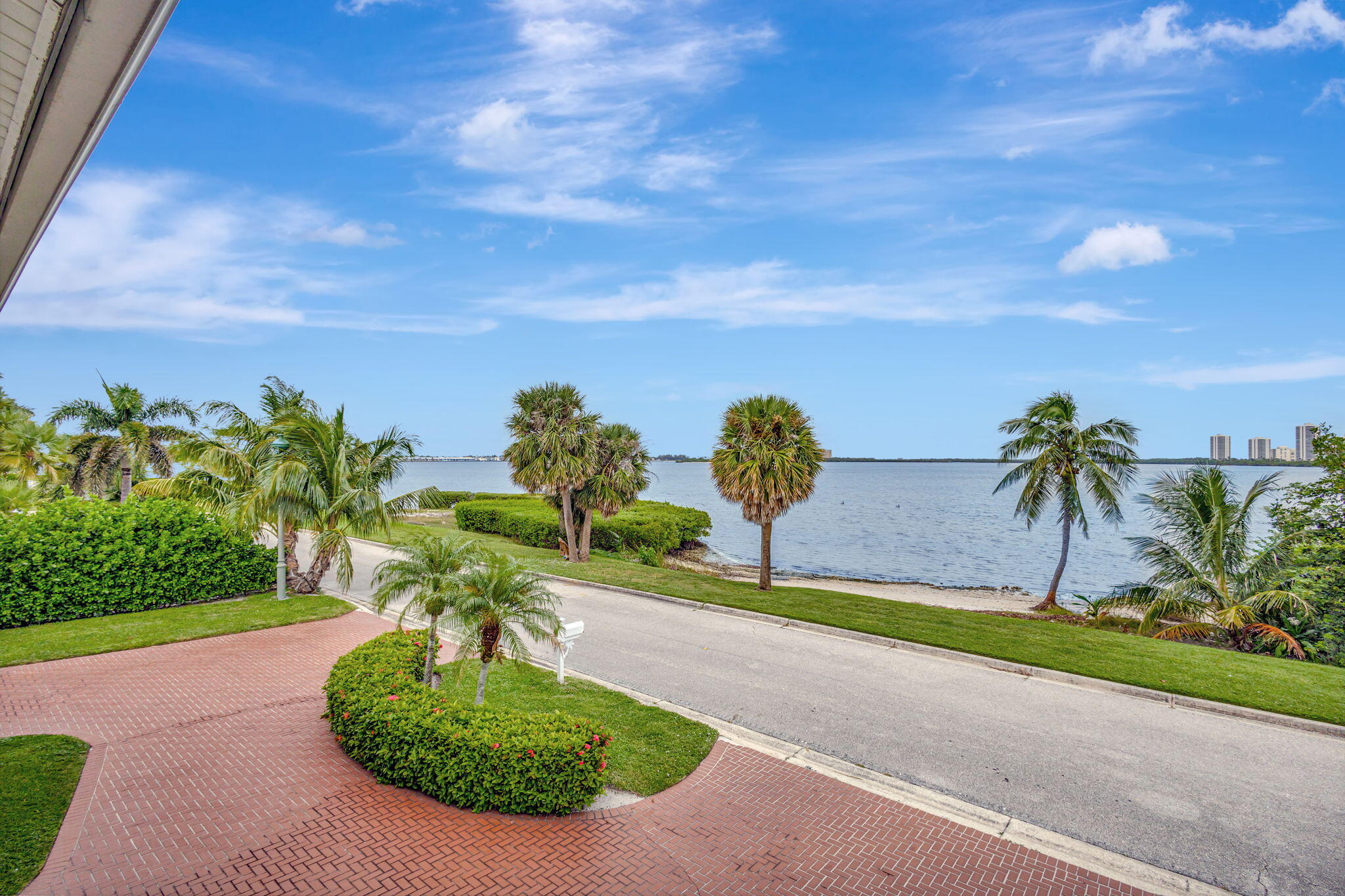 1141 Pine Point, West Palm Beach FL 33404