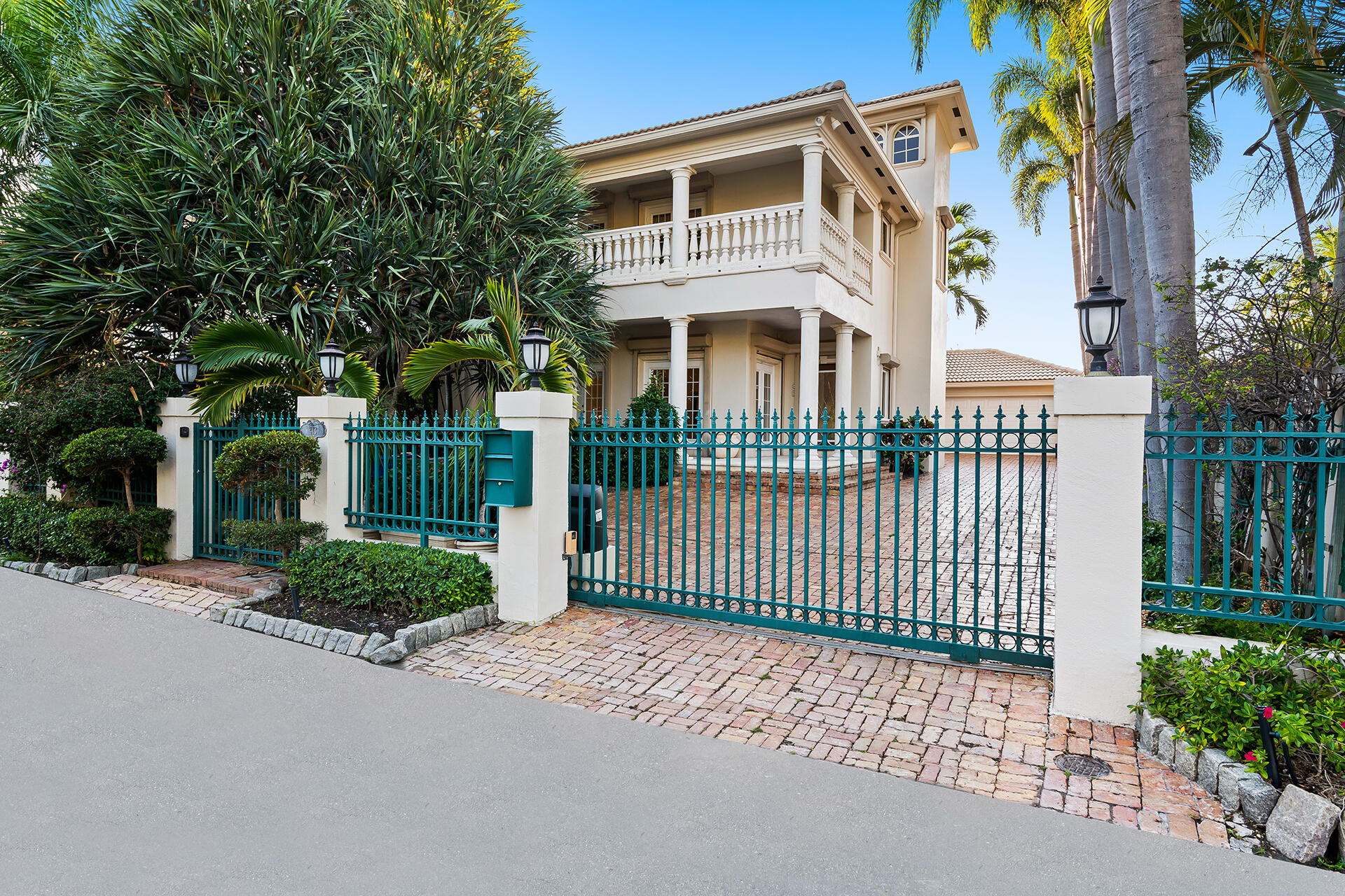 413 Coconut Isle, Fort Lauderdale FL 33301