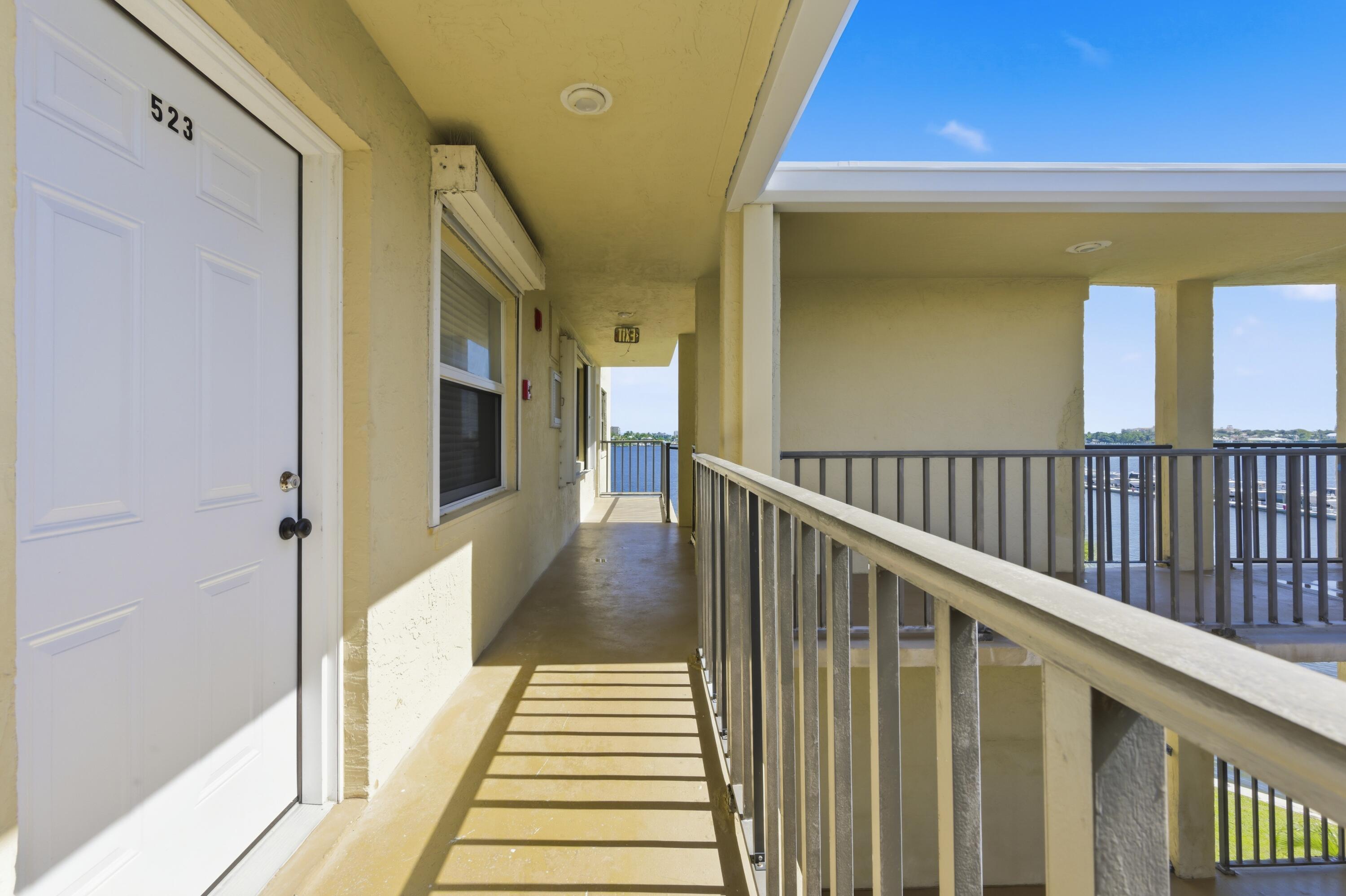 896 N Federal #523, Lantana FL 33462