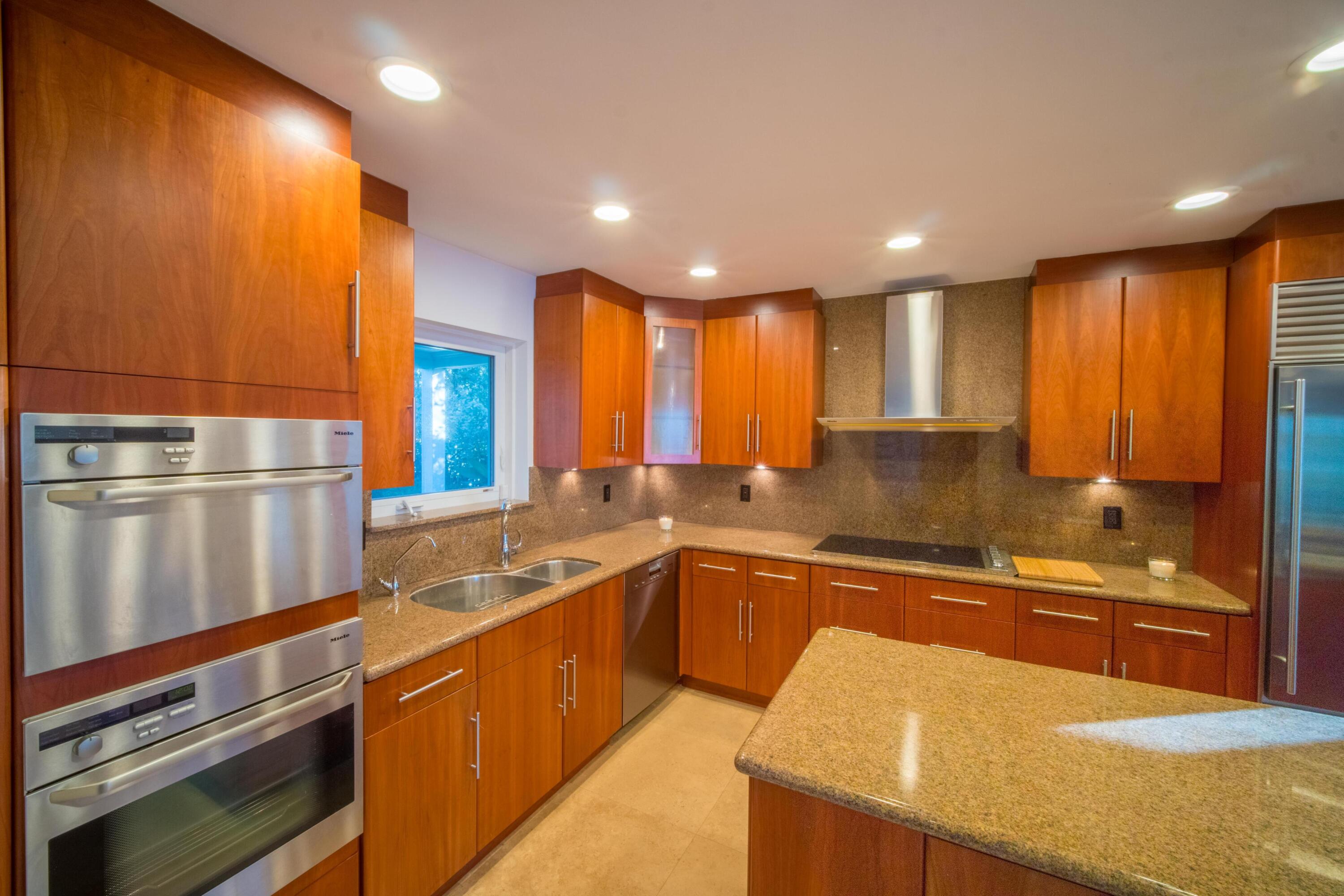4000 S Ocean, Lantana FL 33462