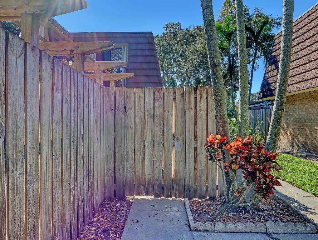 1415 14th, Palm Beach Gardens FL 33418