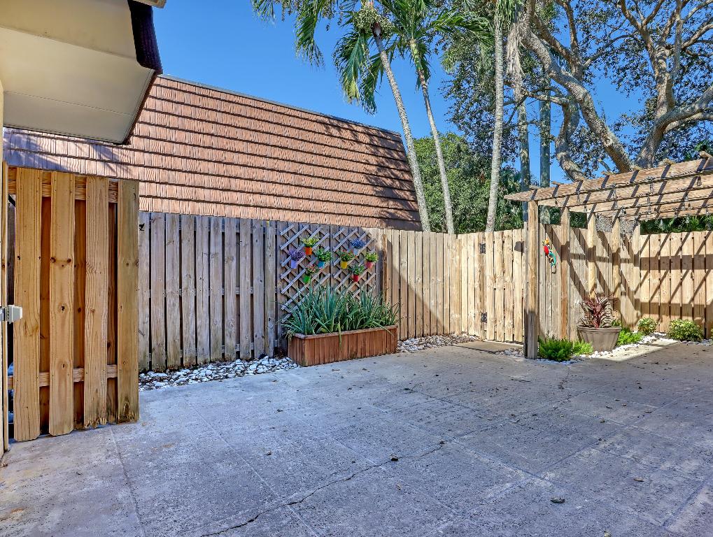 1415 14th, Palm Beach Gardens FL 33418