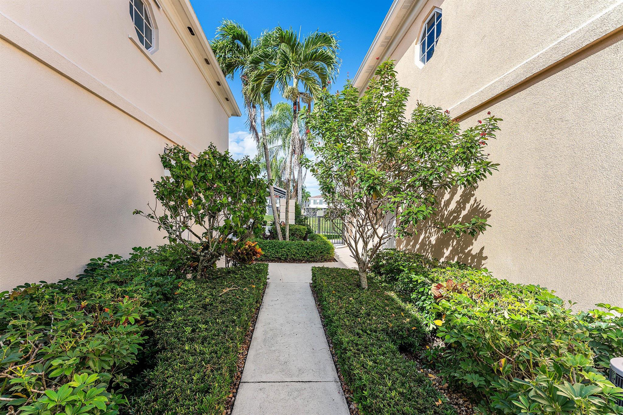 2109 Tarpon Lake Way, West Palm Beach FL 33411