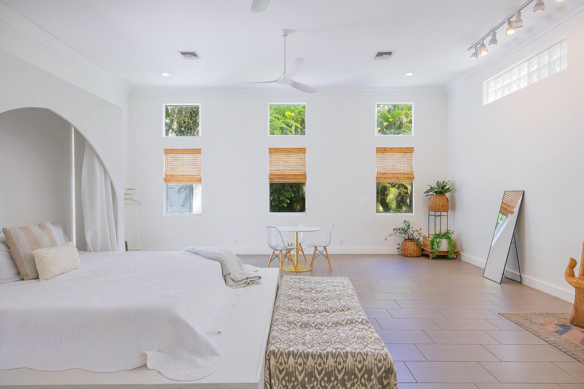 717 Forest Hill, West Palm Beach FL 33405