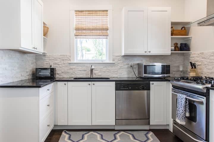 717 Forest Hill, West Palm Beach FL 33405