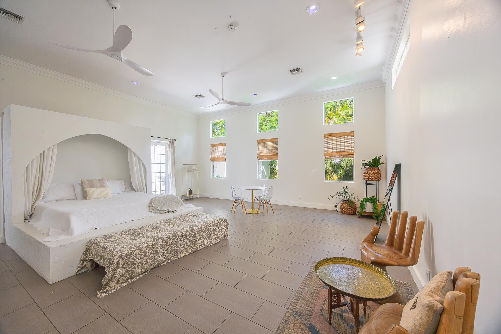 717 Forest Hill, West Palm Beach FL 33405