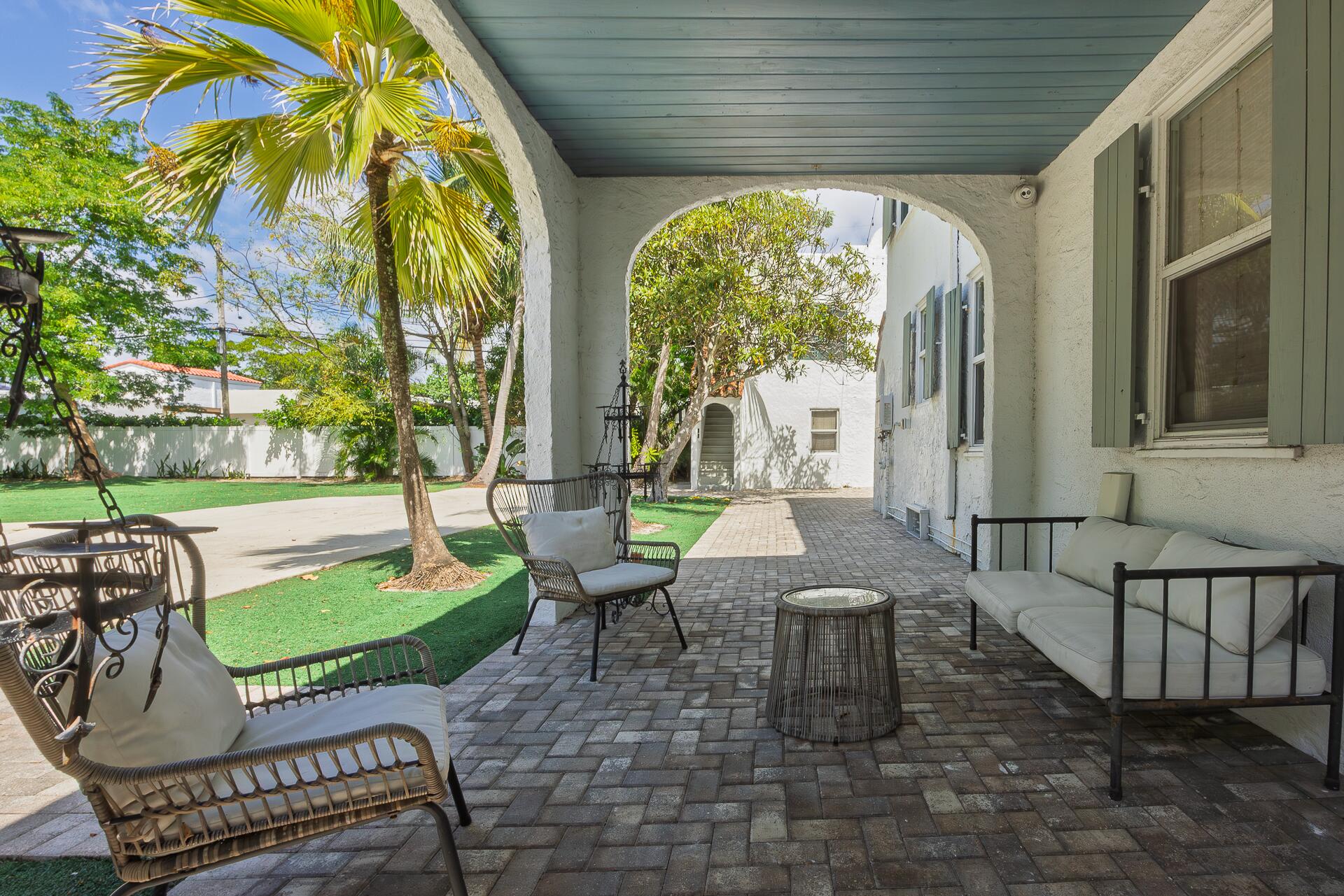 717 Forest Hill, West Palm Beach FL 33405