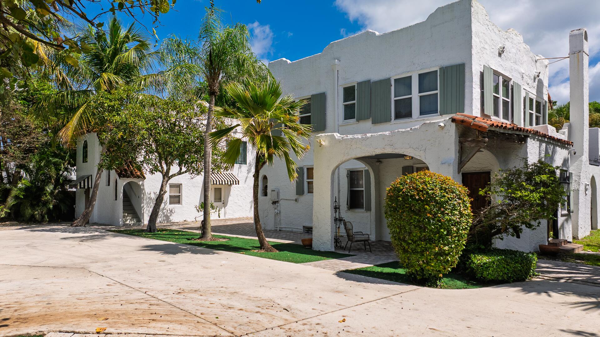 717 Forest Hill, West Palm Beach FL 33405