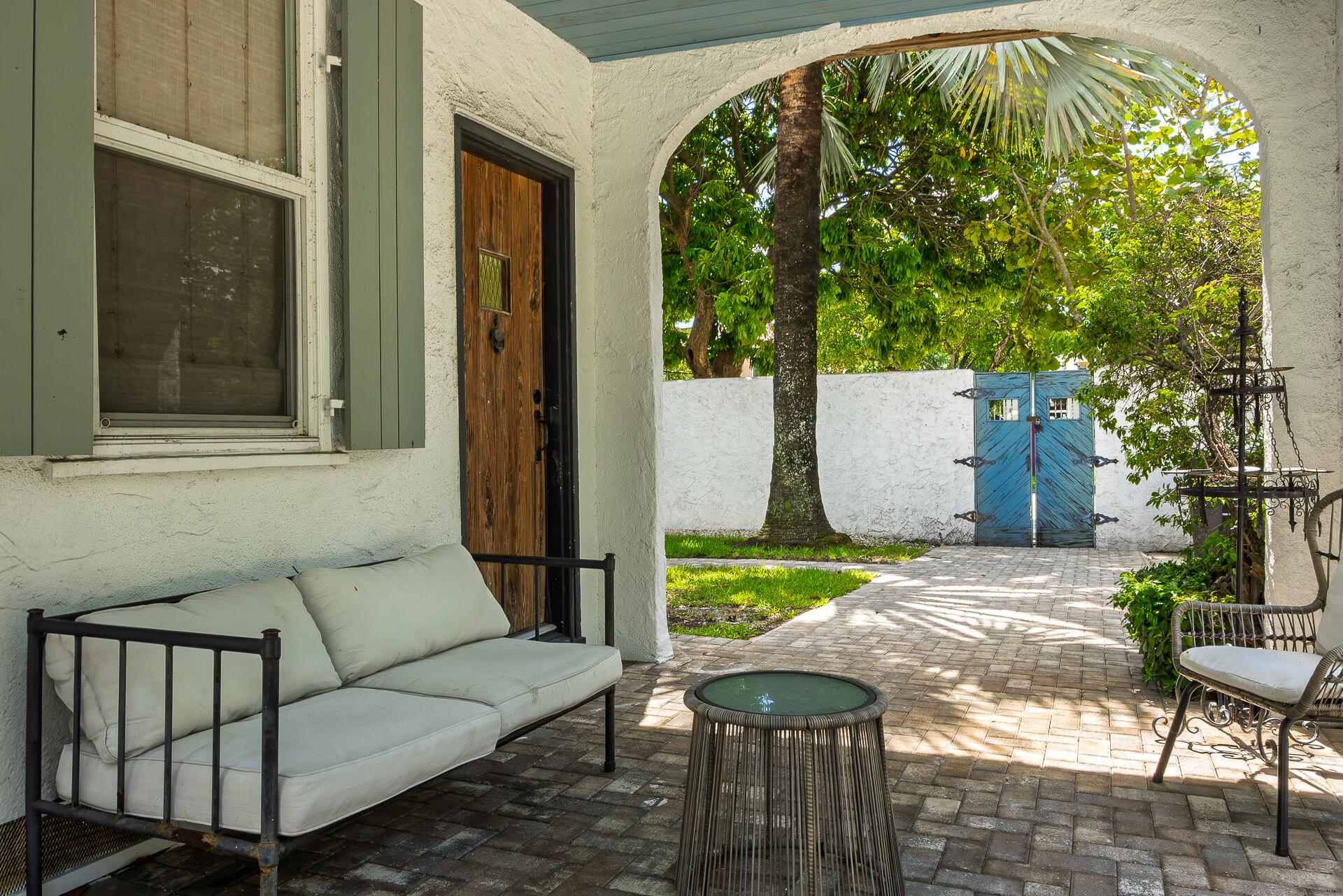717 Forest Hill, West Palm Beach FL 33405