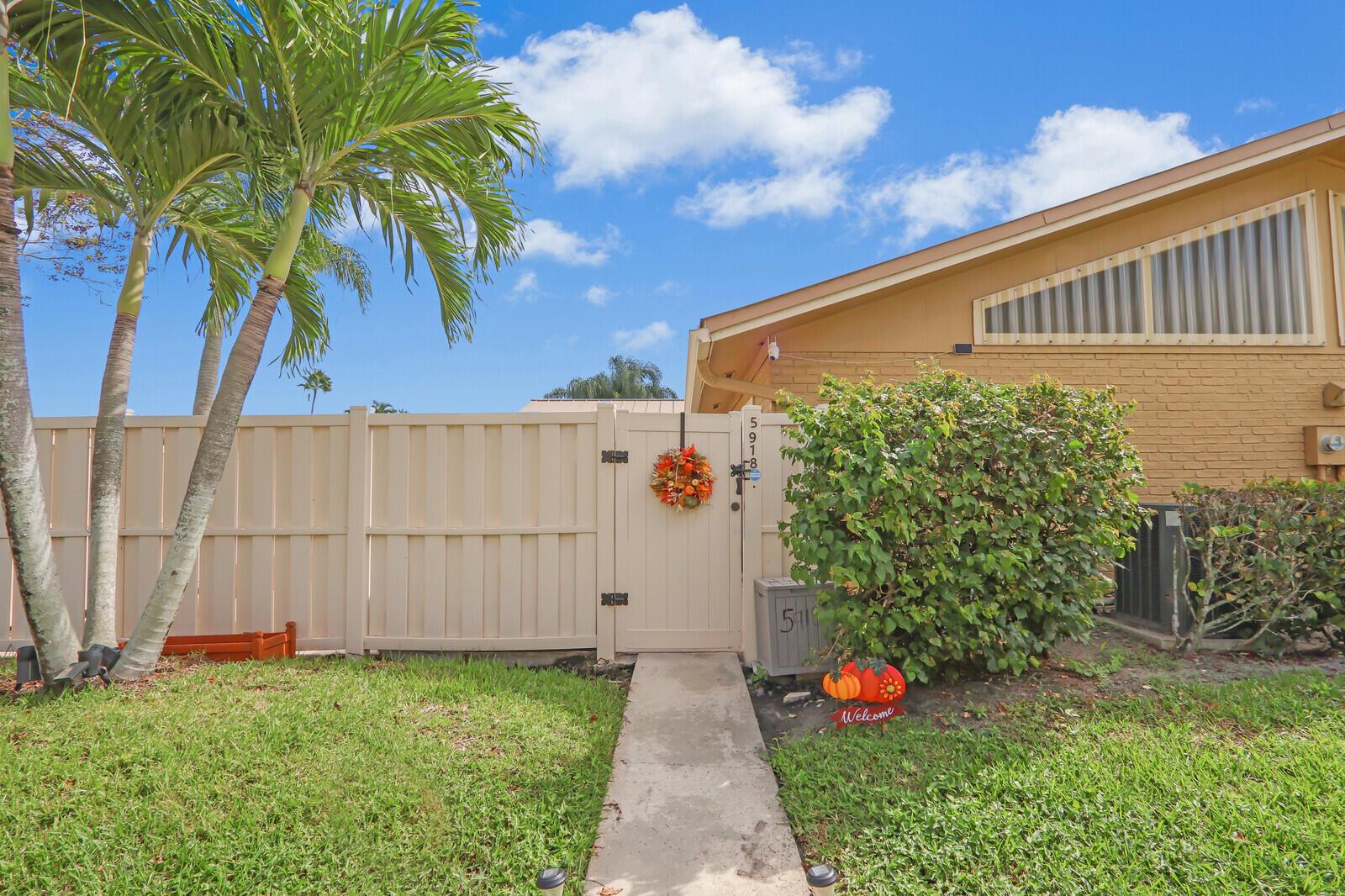 5918 Golden Eagle Circle, Palm Beach Gardens FL 33418