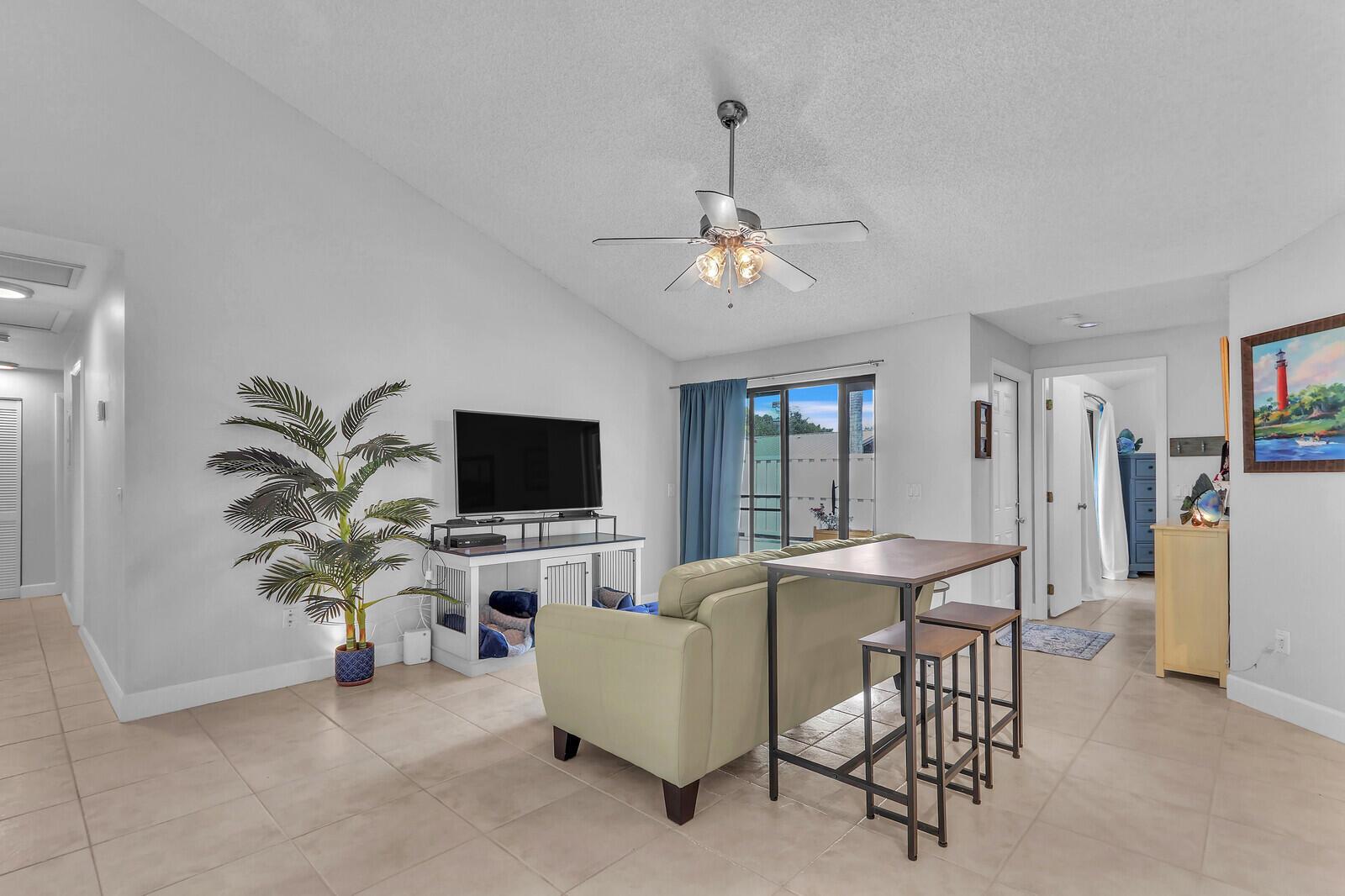 5918 Golden Eagle Circle, Palm Beach Gardens FL 33418
