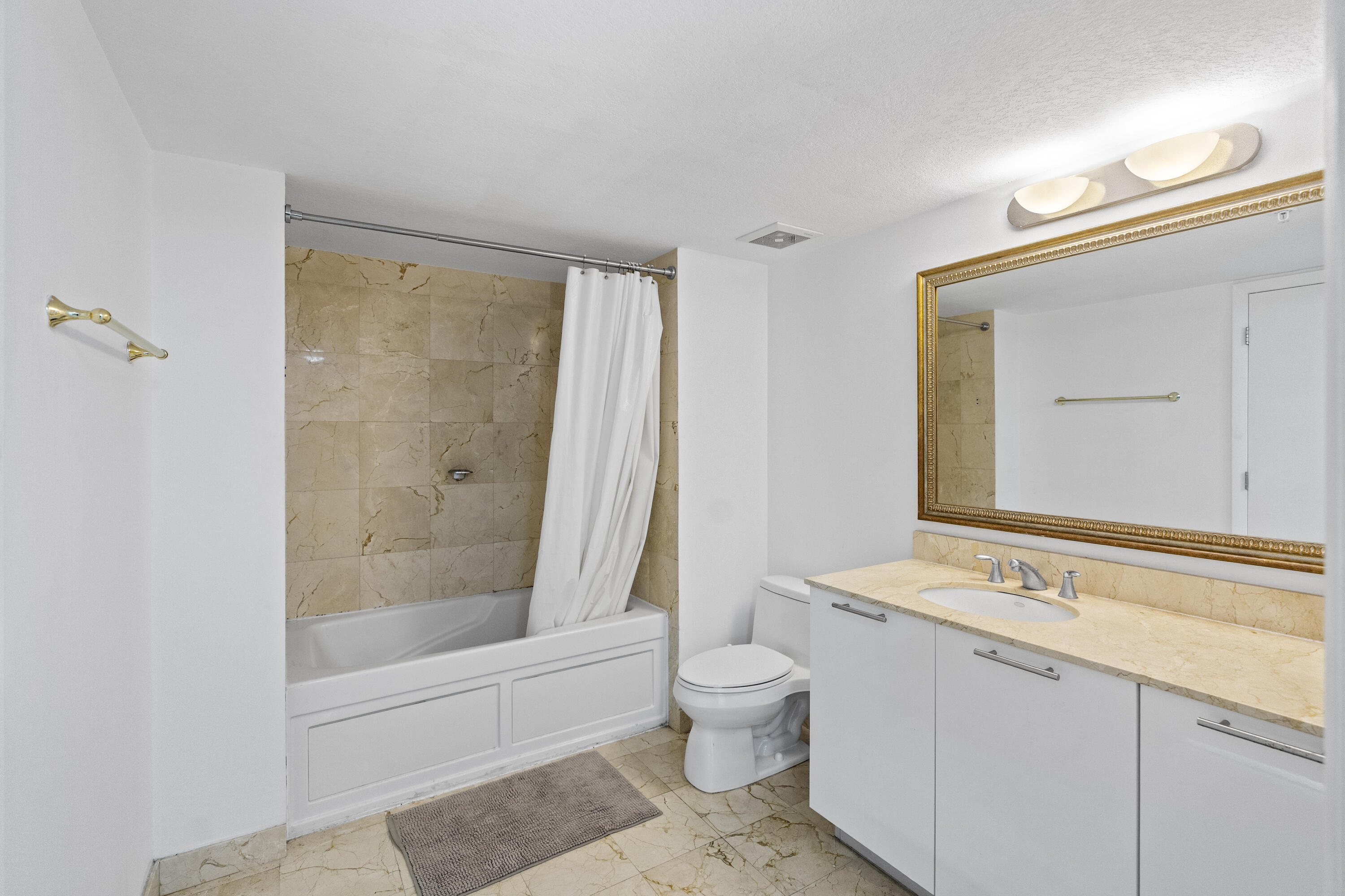 1800 N Bayshore #3802, Miami FL 33132