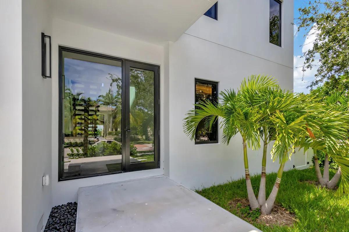 214 28th, West Palm Beach FL 33407