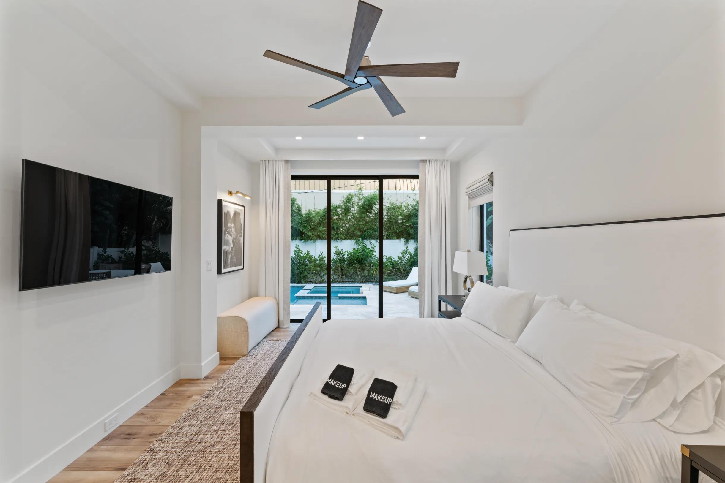 214 28th, West Palm Beach FL 33407