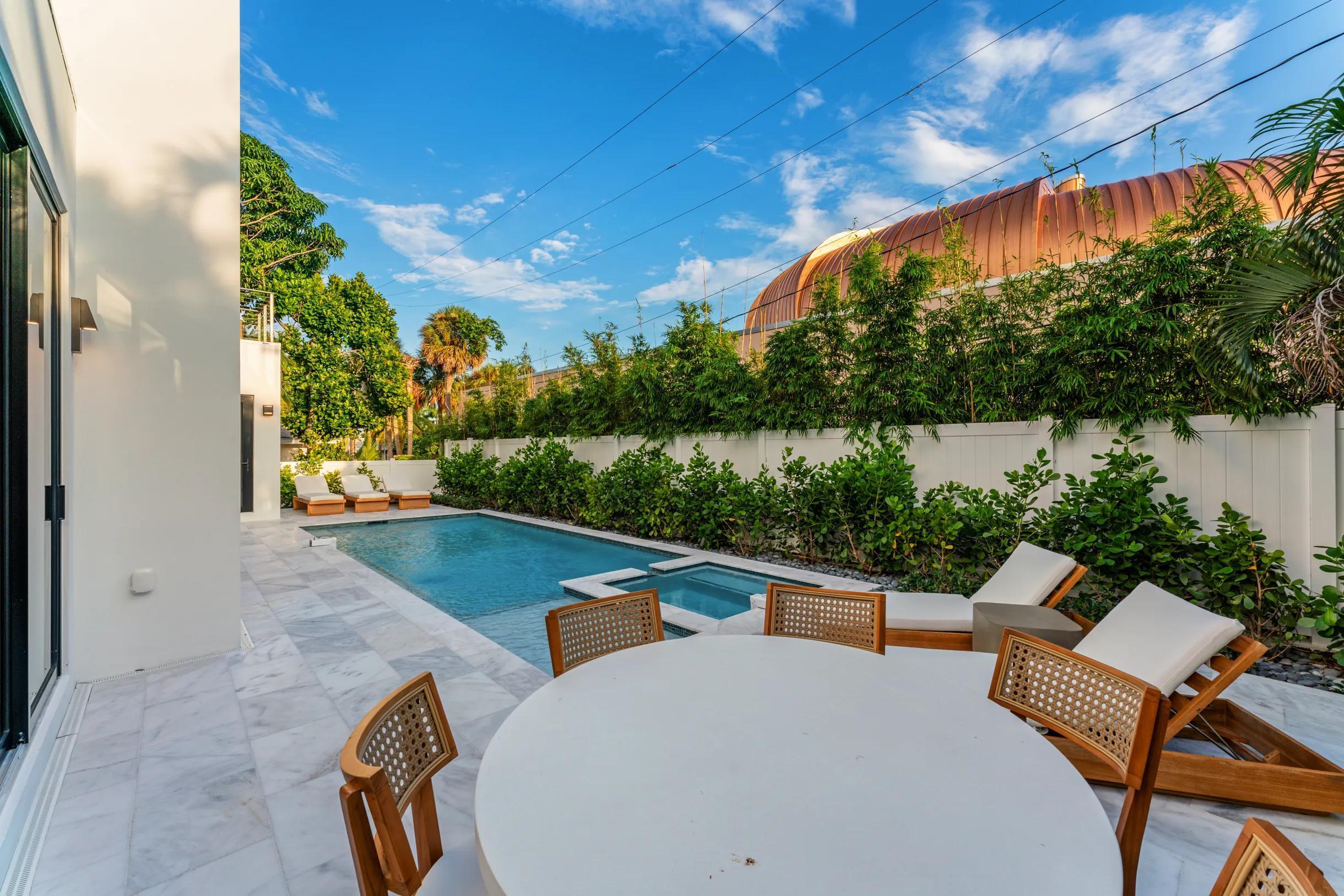 214 28th, West Palm Beach FL 33407