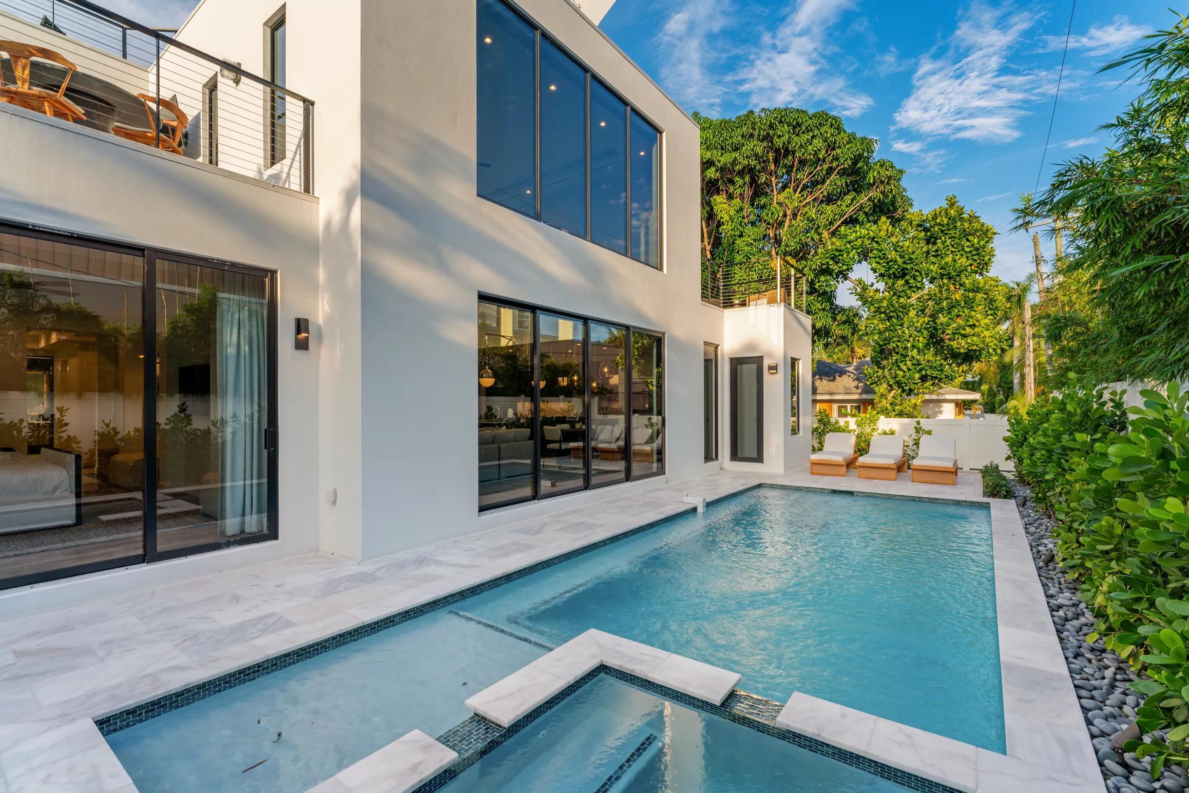 214 28th, West Palm Beach FL 33407