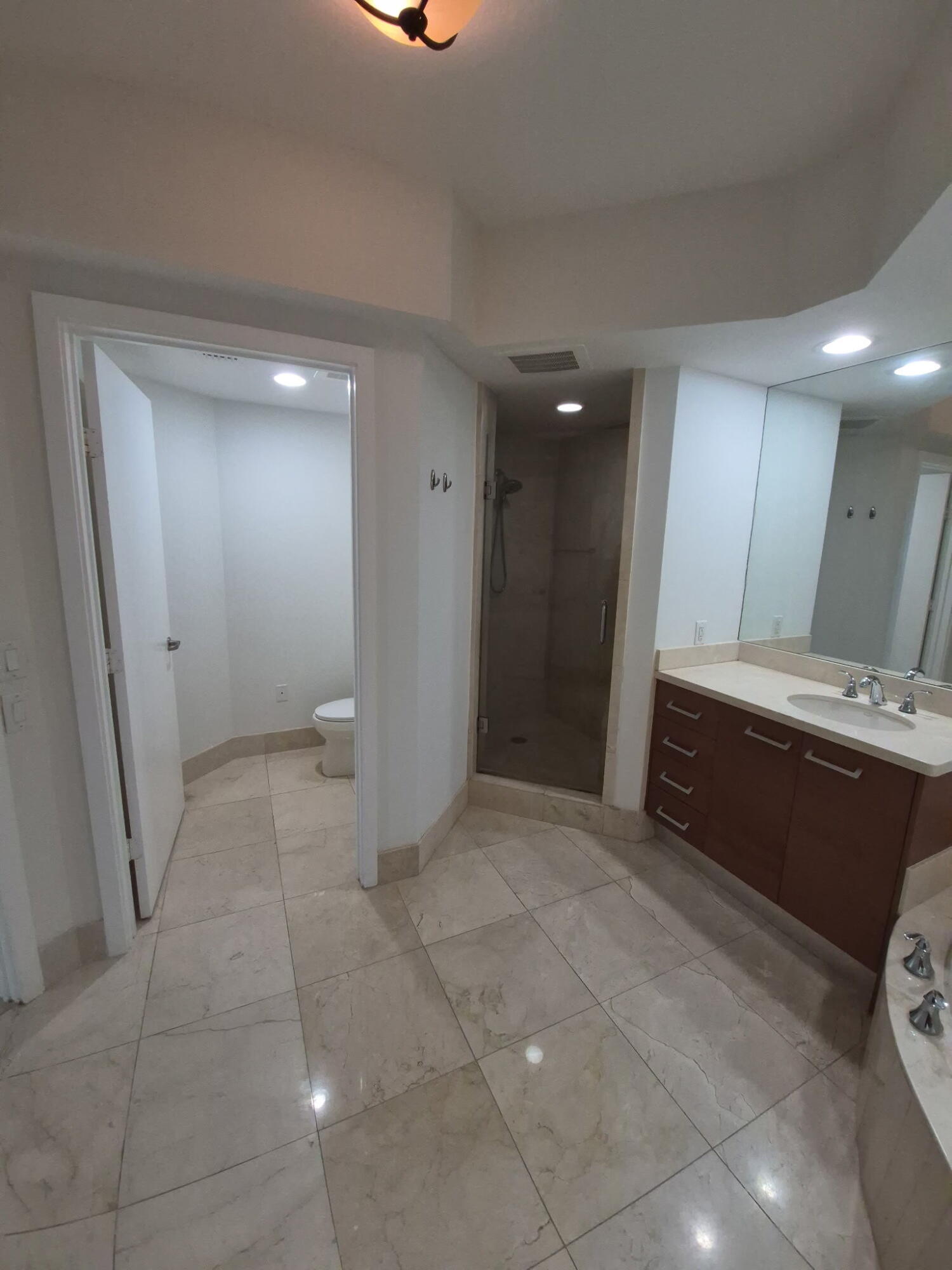 3630 Gardens #1004c, Palm Beach Gardens FL 33410