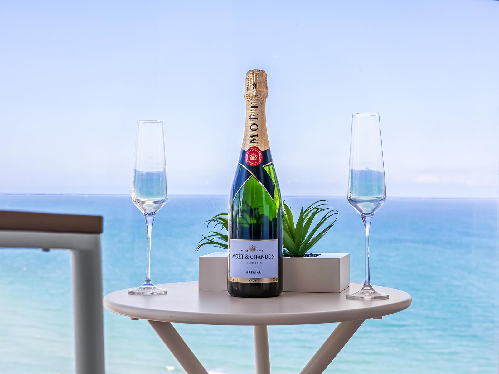 6365 Collins Avenue #1911, Miami Beach FL 33141
