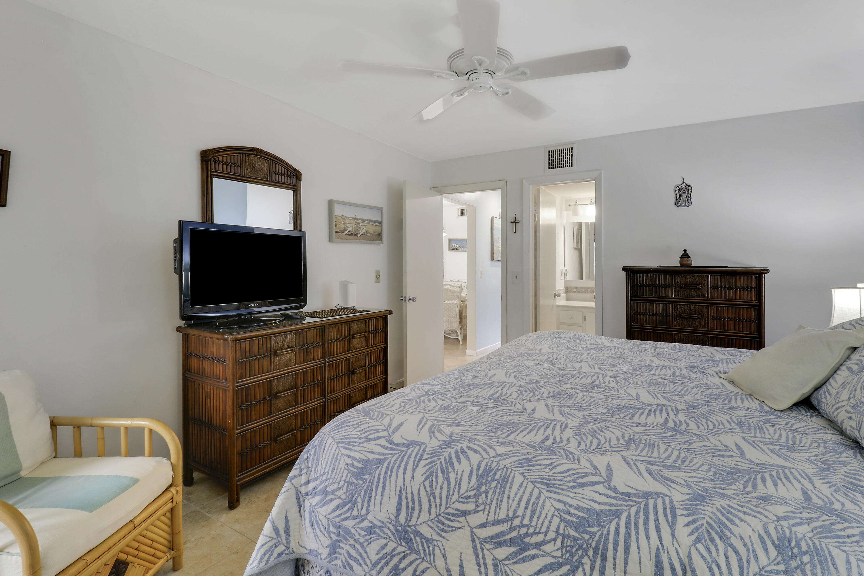 4 Garden #101, Tequesta FL 33469