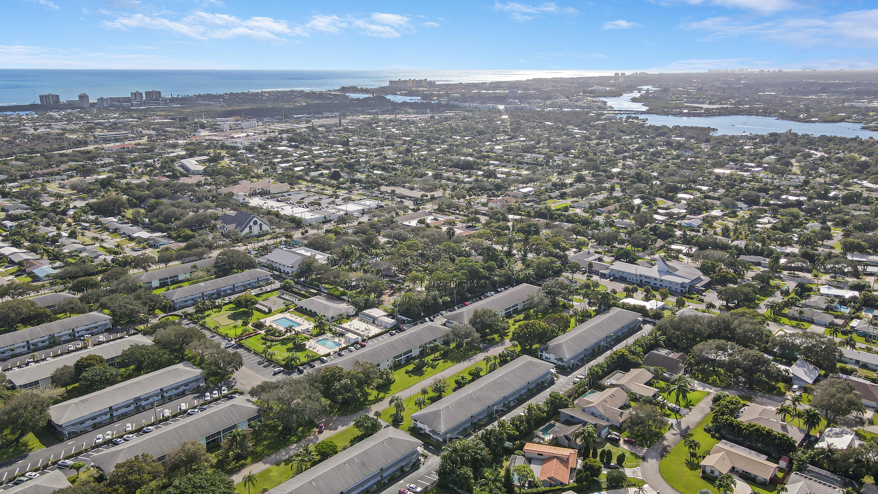 4 Garden #101, Tequesta FL 33469