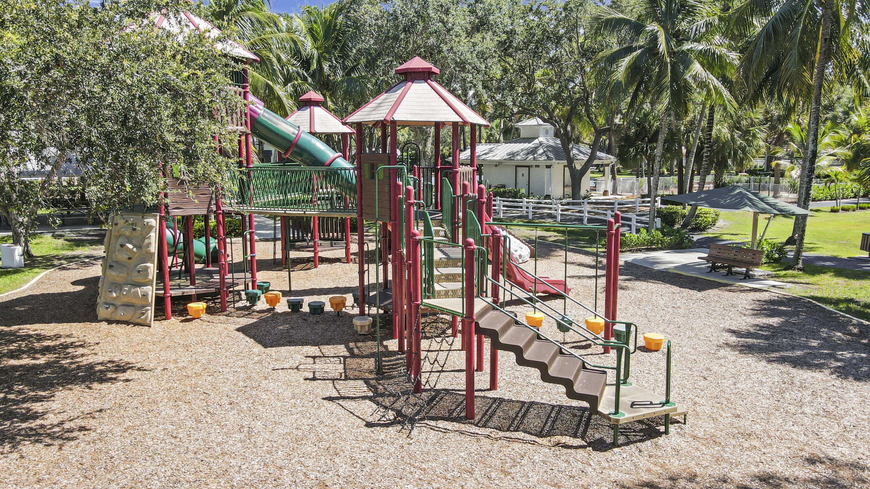 4 Garden #101, Tequesta FL 33469