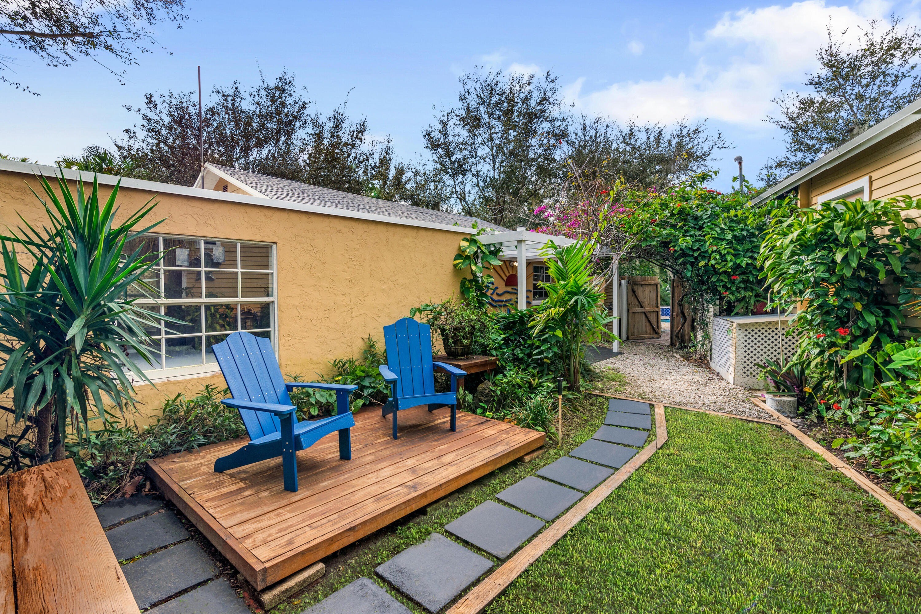 303 Lang, Cloud Lake FL 33406