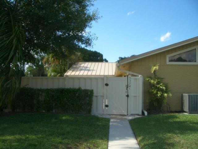 5374 Eagle Lake Drive, Palm Beach Gardens FL 33418