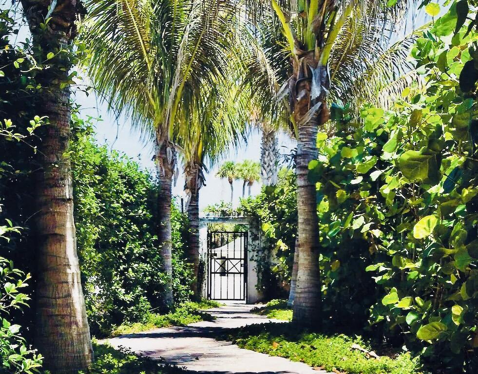 111 Beachwalk Lane, Jupiter FL 33477