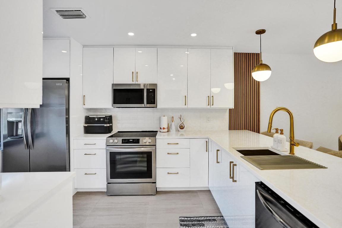 9293 Vista Del Lago #15f, Boca Raton FL 33428