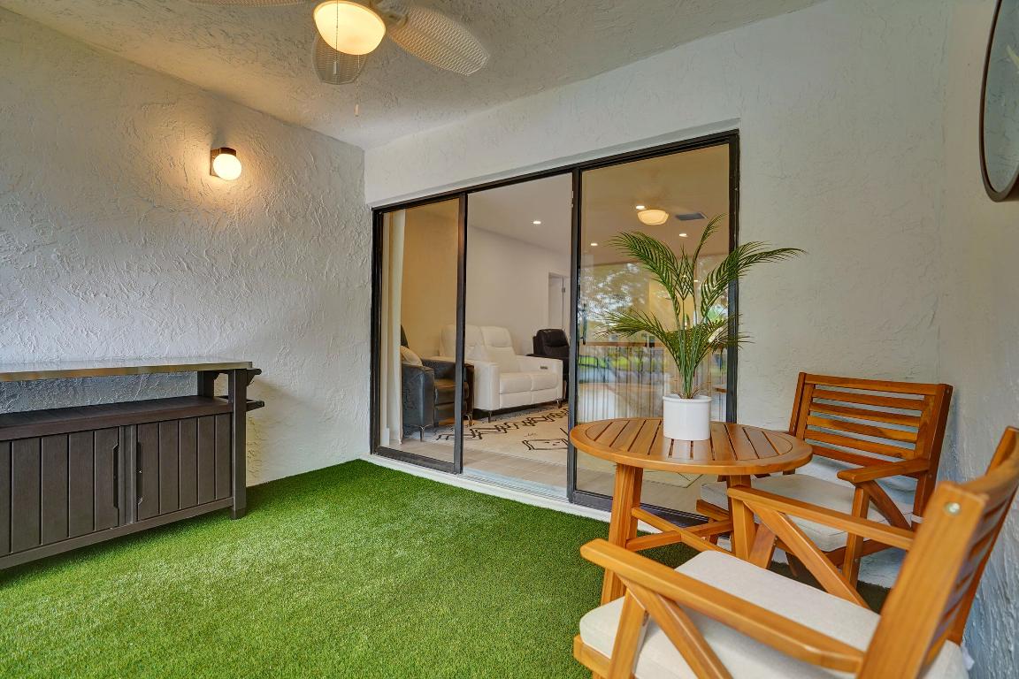 9293 Vista Del Lago #15f, Boca Raton FL 33428