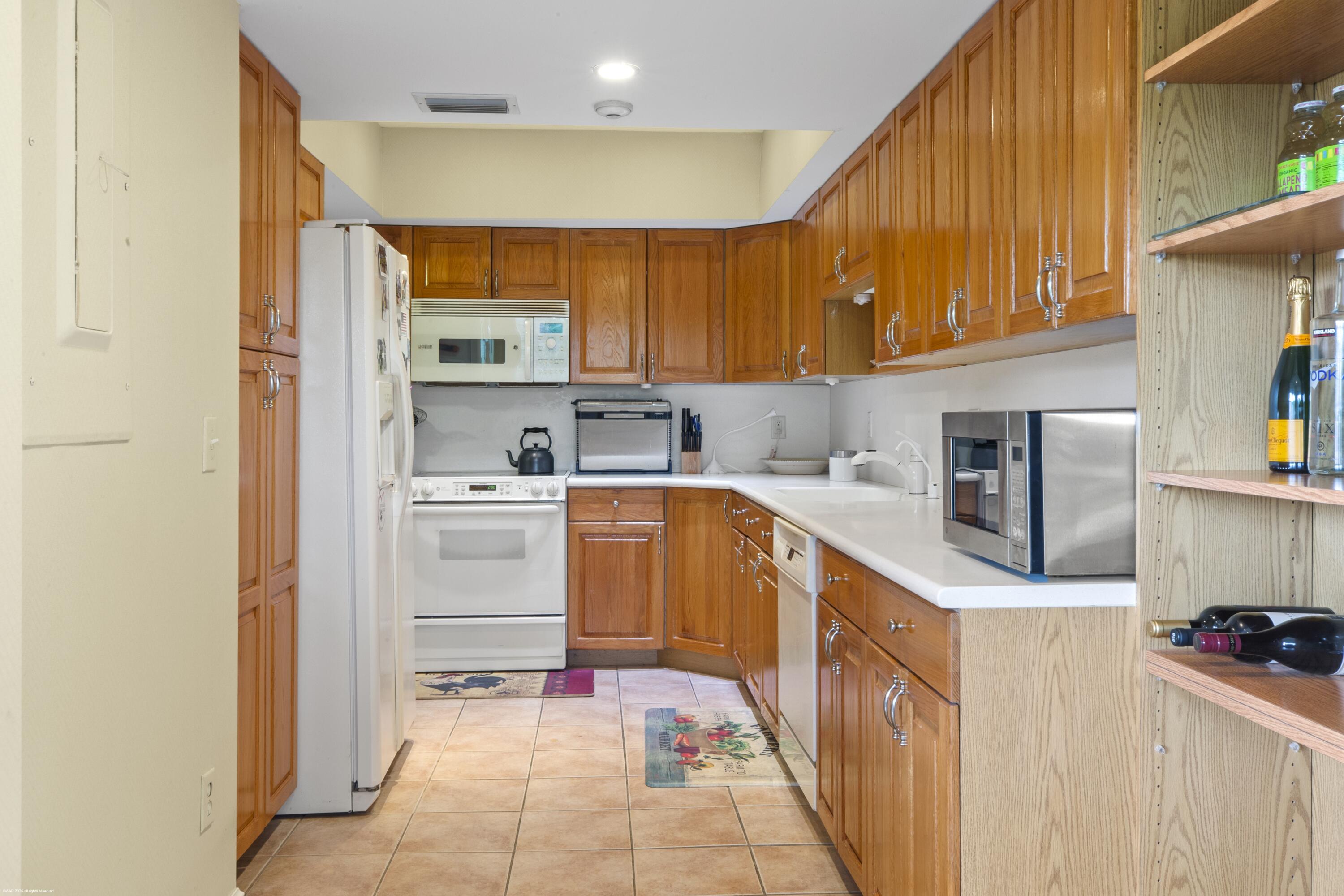13244 Polo Club #C206, Wellington FL 33414
