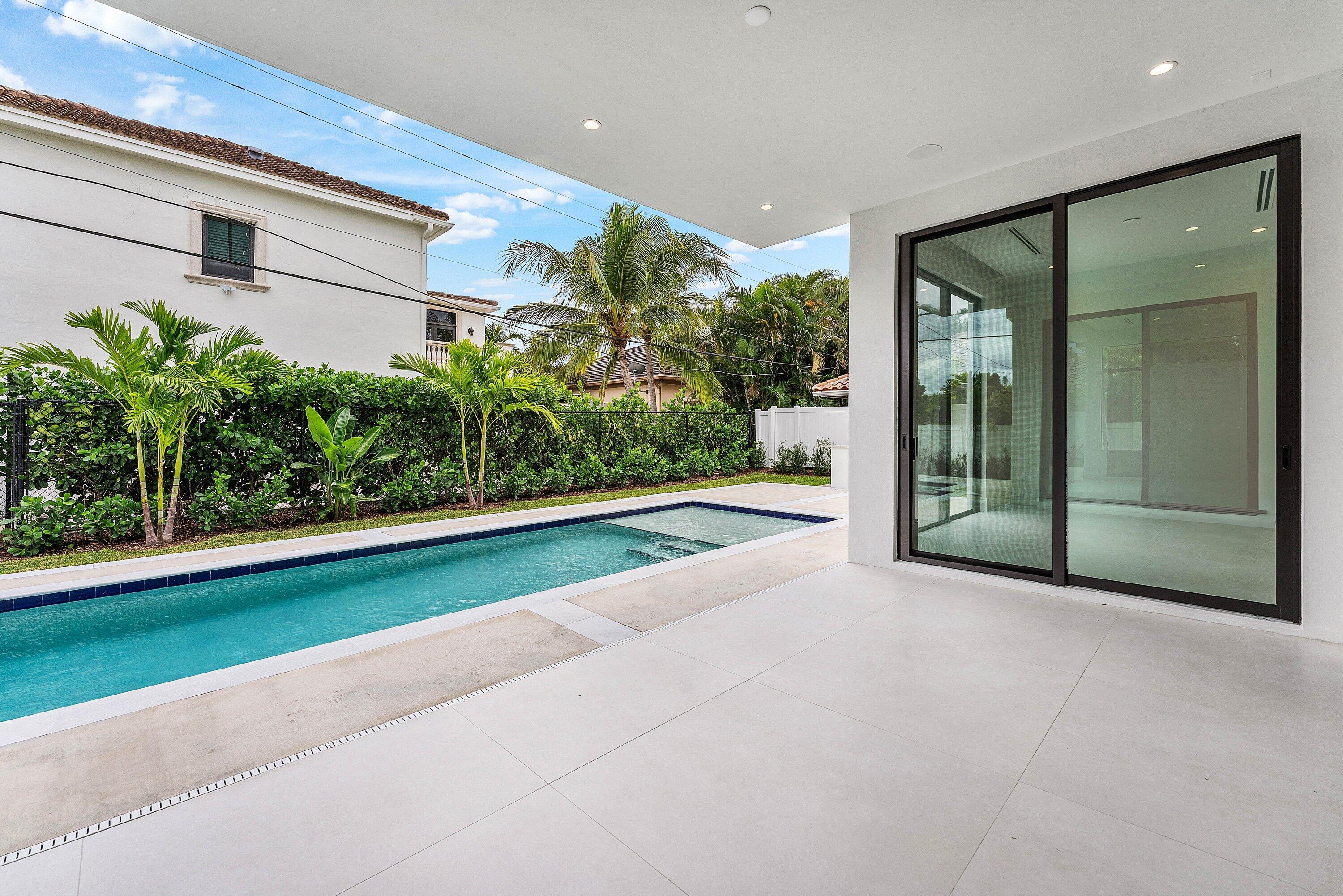 498 NE 6th, Boca Raton FL 33432