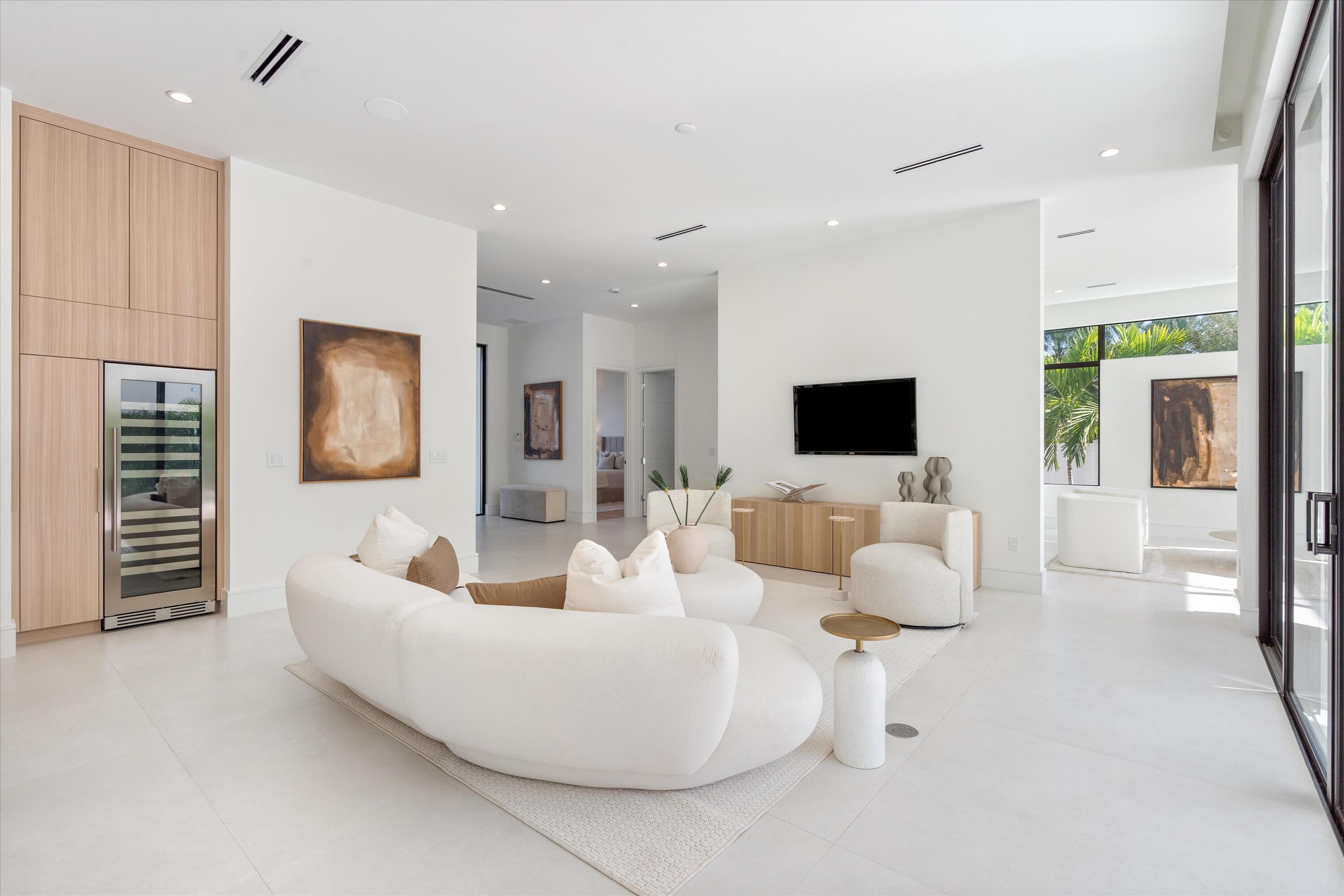 498 NE 6th, Boca Raton FL 33432