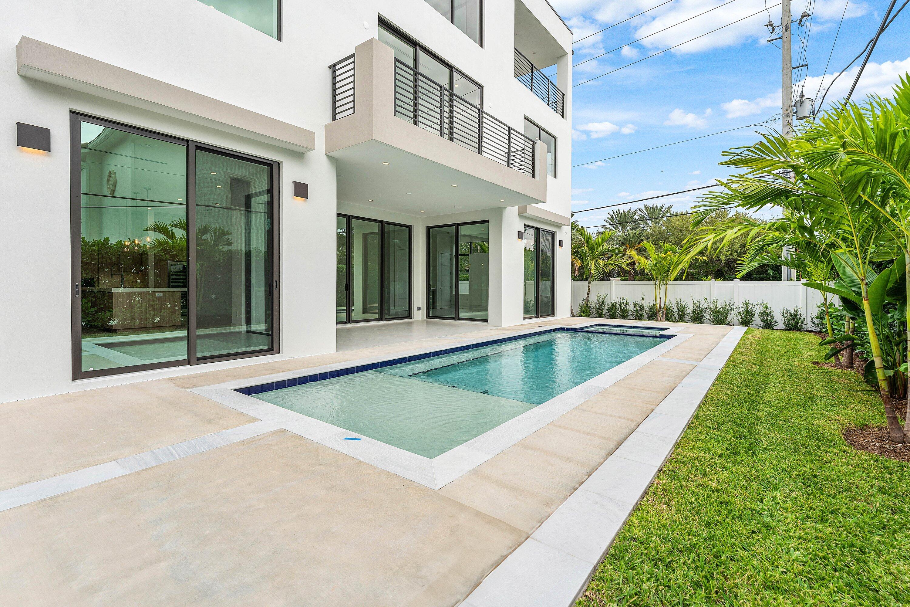 498 NE 6th, Boca Raton FL 33432