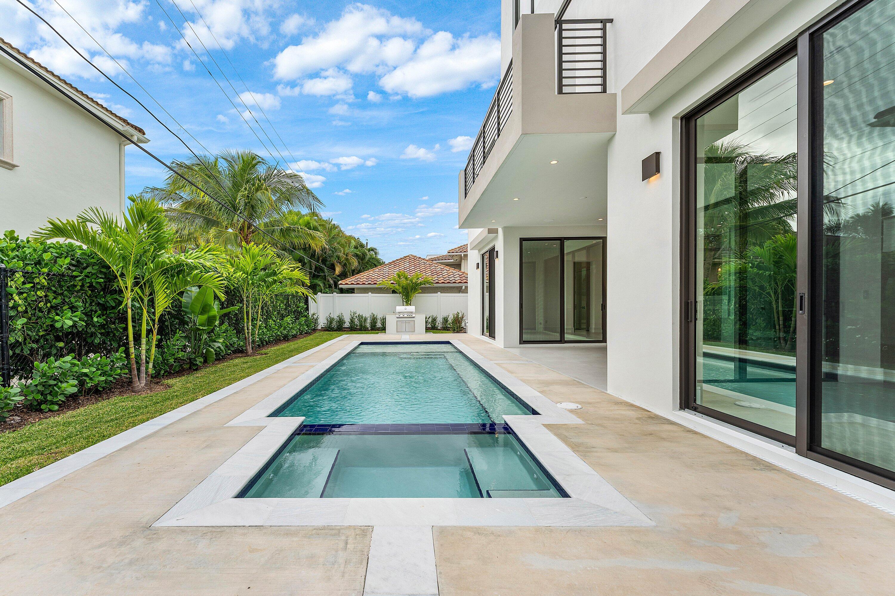 498 NE 6th, Boca Raton FL 33432