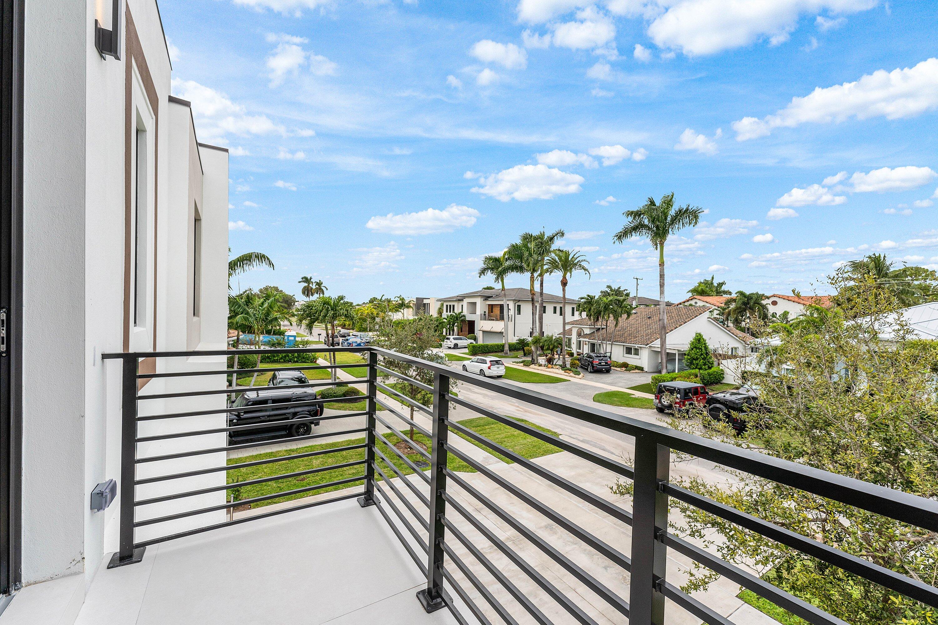 498 NE 6th, Boca Raton FL 33432