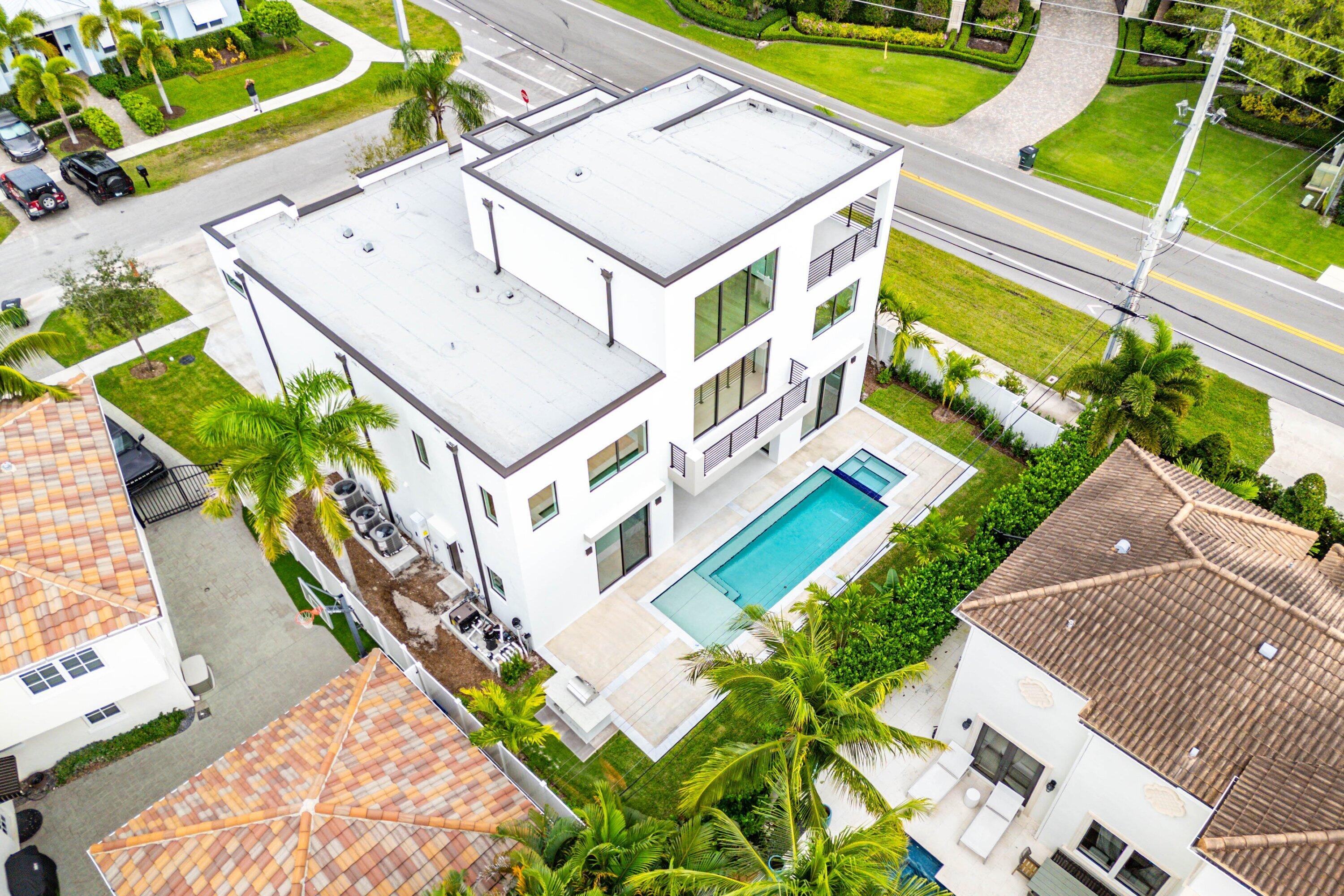 498 NE 6th, Boca Raton FL 33432