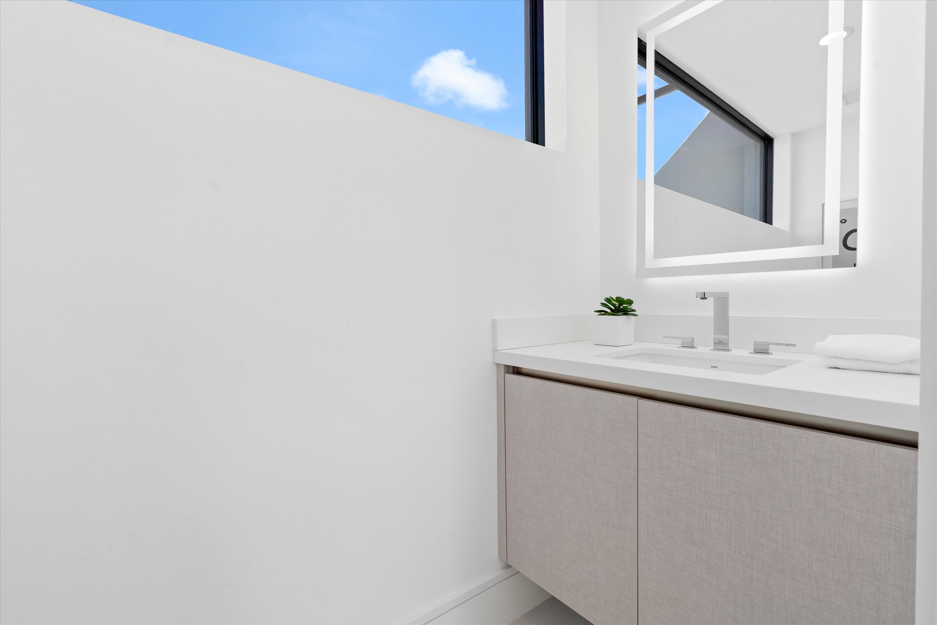 498 NE 6th, Boca Raton FL 33432