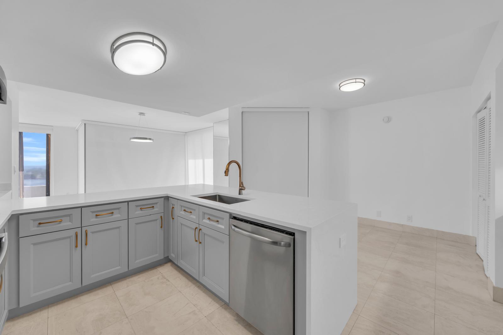 529 S Flagler Dr #14h, West Palm Beach FL 33401
