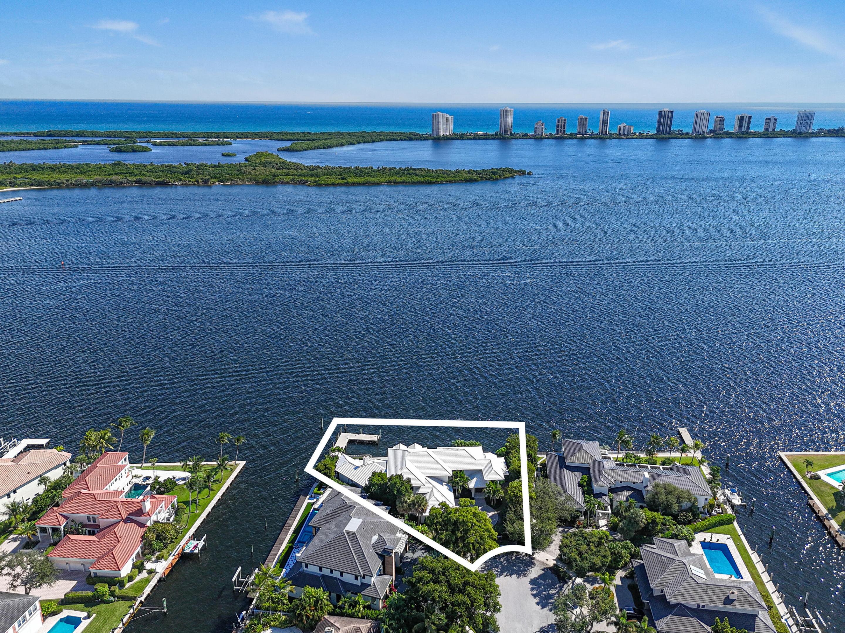101 Bowsprit, North Palm Beach FL 33408