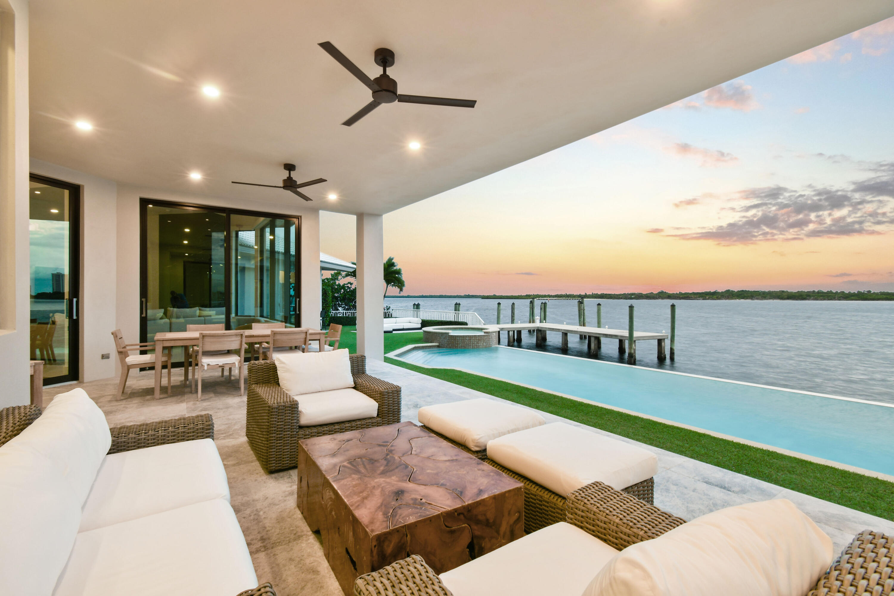 101 Bowsprit, North Palm Beach FL 33408