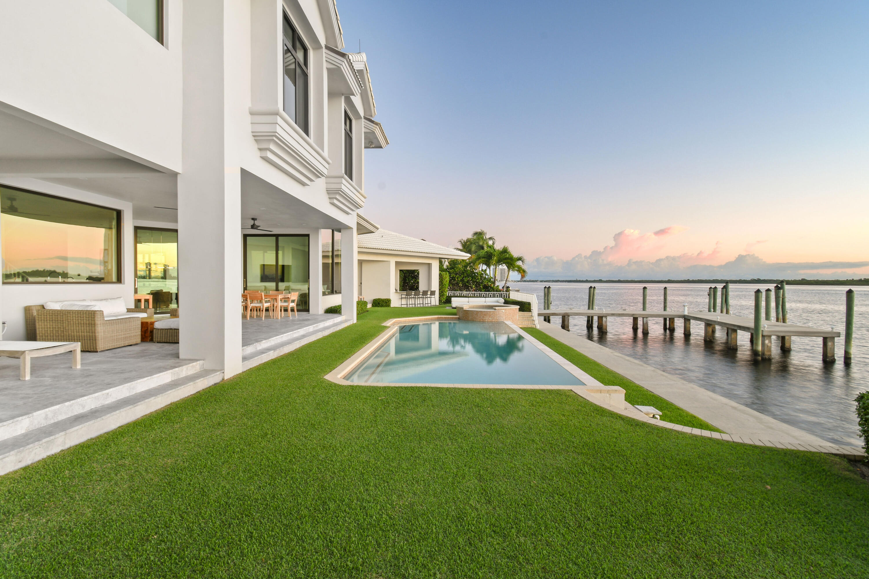 101 Bowsprit, North Palm Beach FL 33408