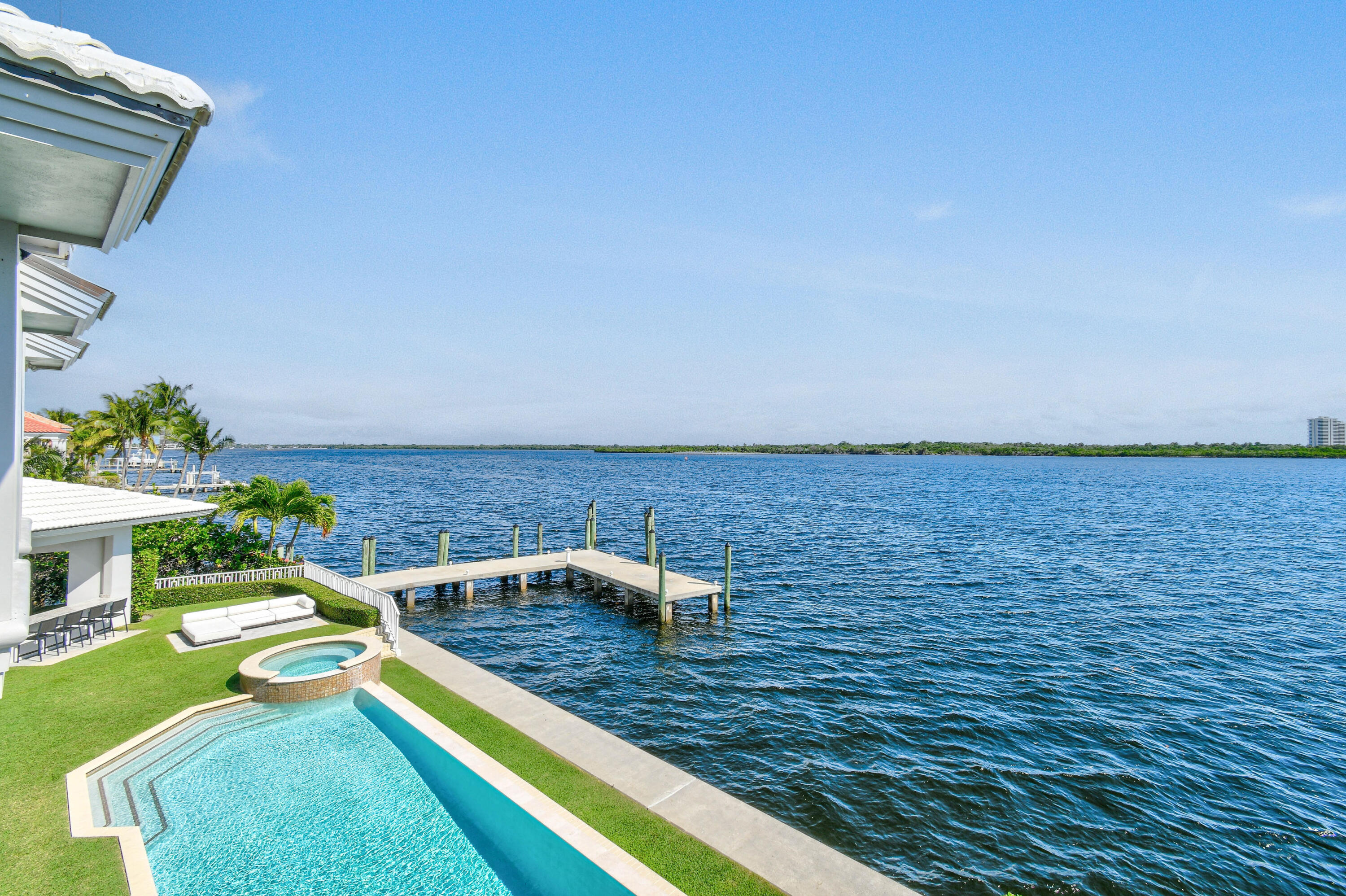 101 Bowsprit, North Palm Beach FL 33408