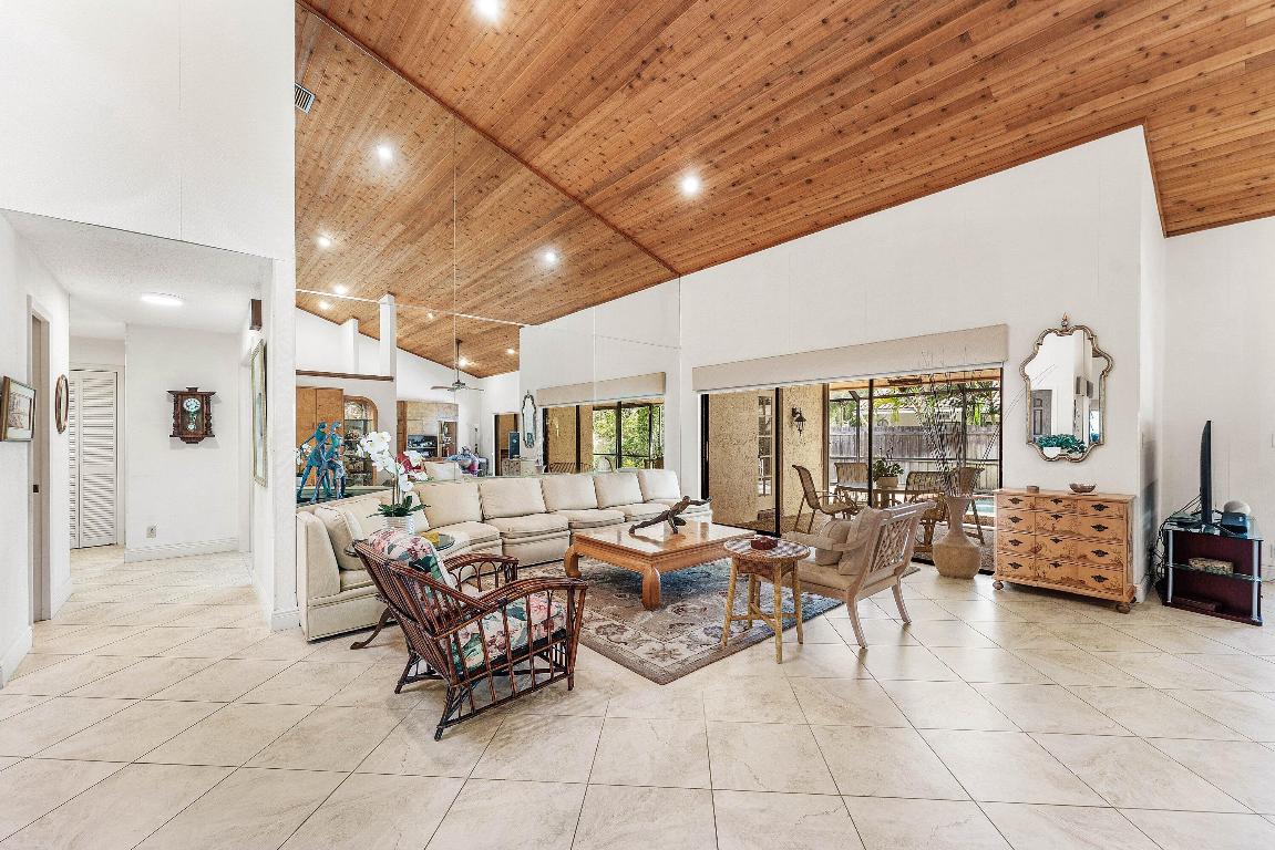 4299 NW 26th, Boca Raton FL 33434