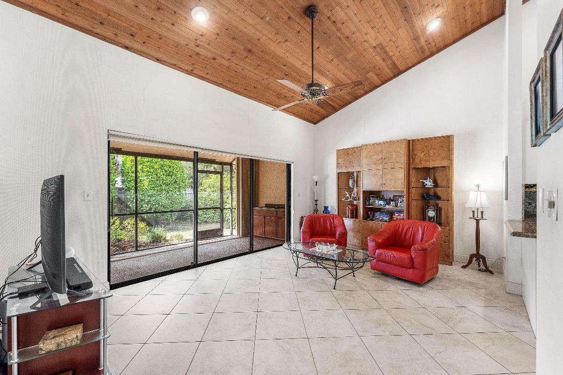 4299 NW 26th, Boca Raton FL 33434