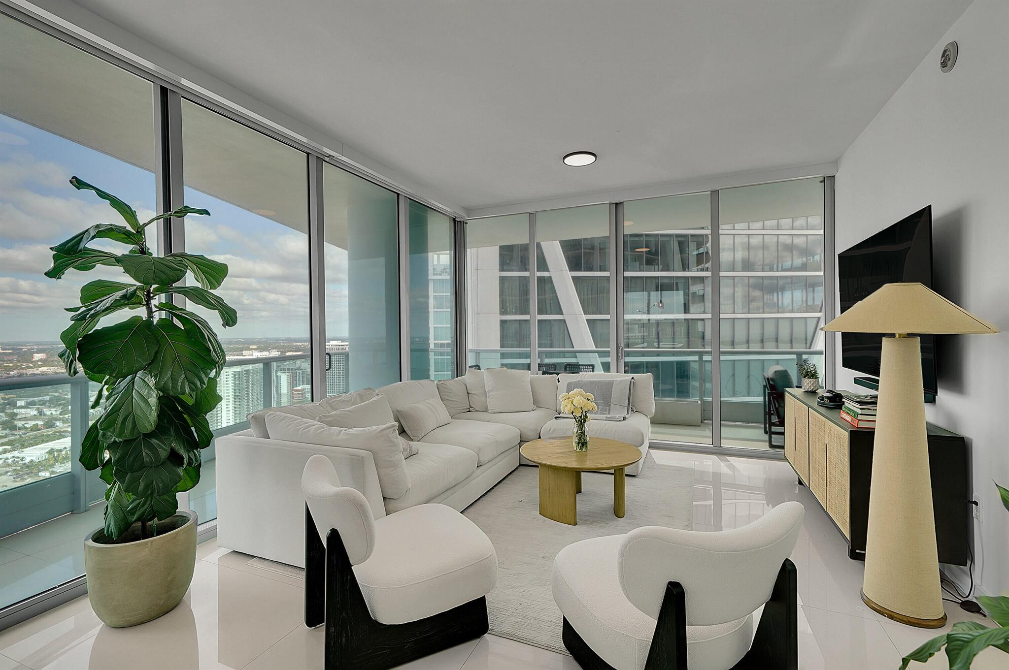 900 Biscayne Boulevard #4812, Miami FL 33132