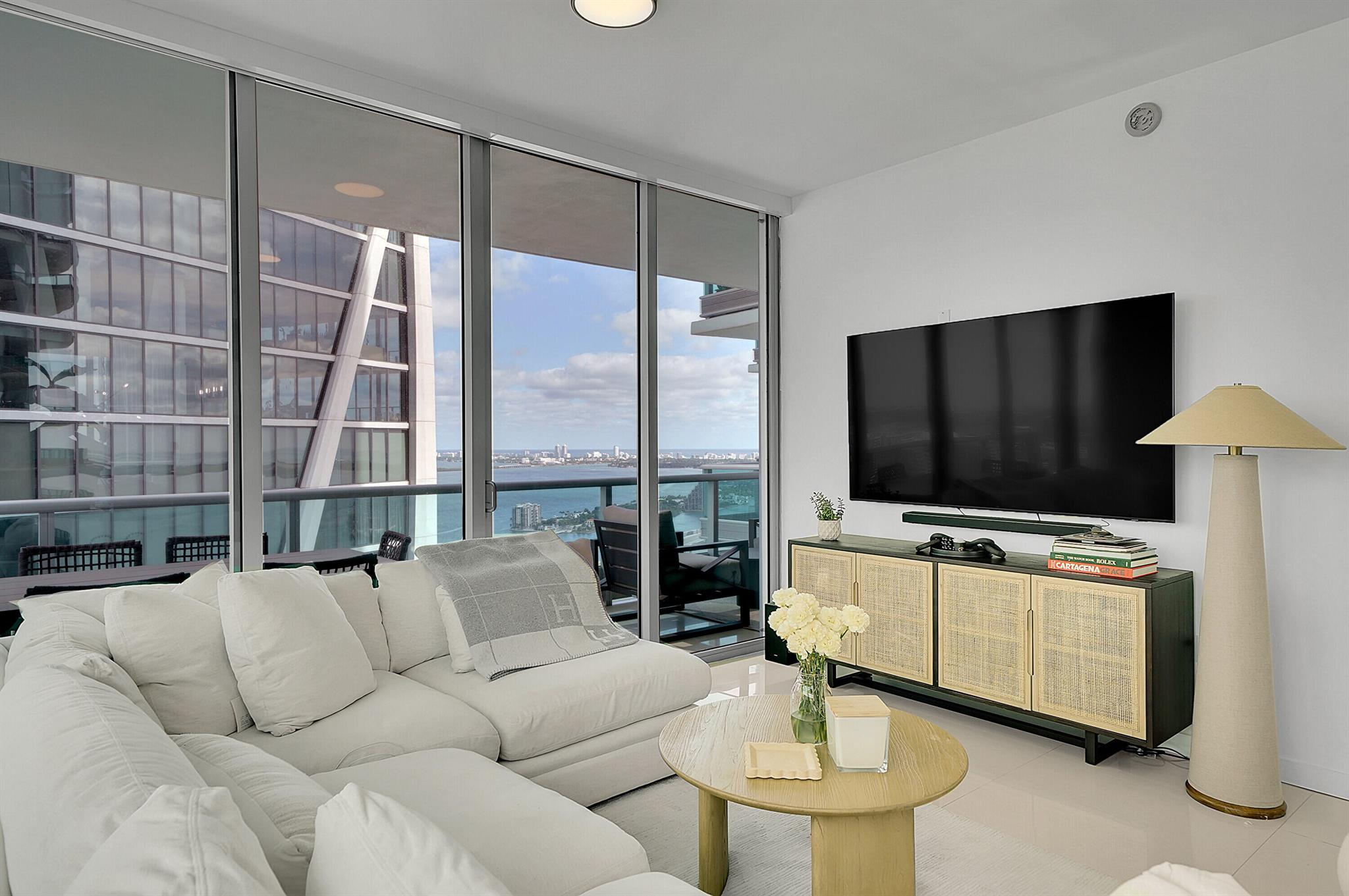 900 Biscayne Boulevard #4812, Miami FL 33132