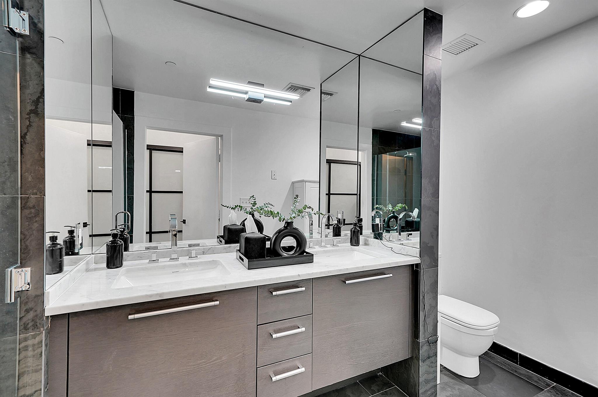 900 Biscayne Boulevard #4812, Miami FL 33132