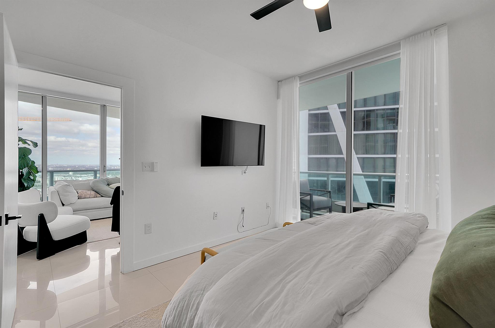 900 Biscayne Boulevard #4812, Miami FL 33132