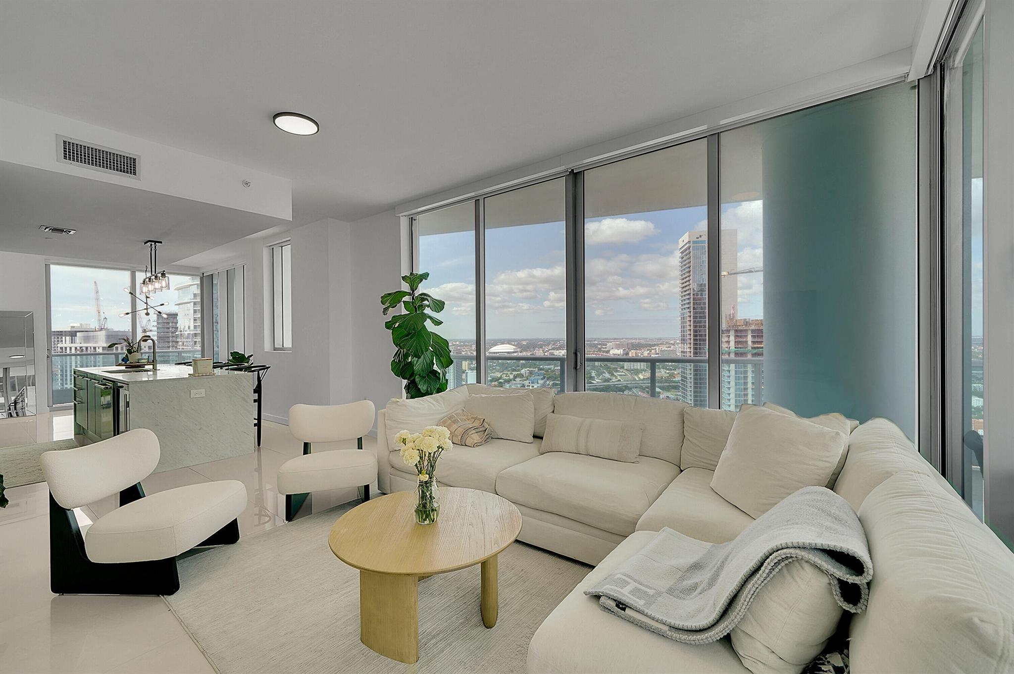 900 Biscayne Boulevard #4812, Miami FL 33132